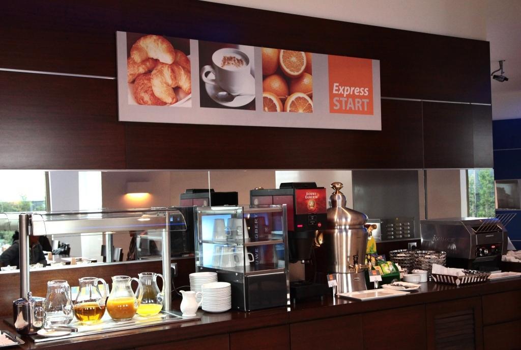 Holiday Inn Express Istanbul-Ora Restaurant photo
